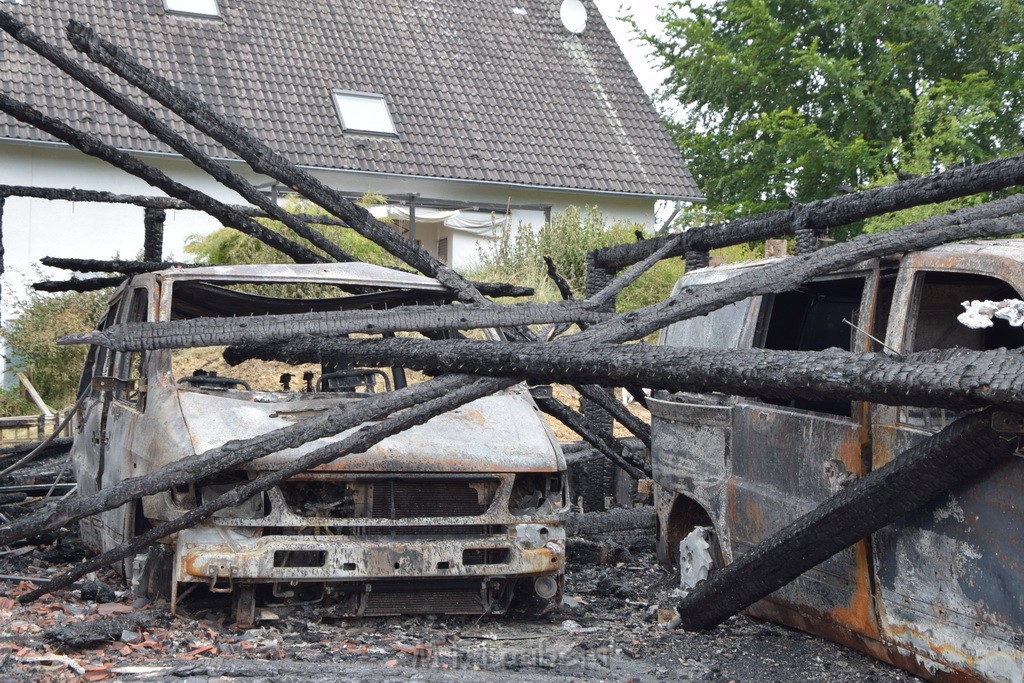 Schwerer Brand in Einfamilien Haus Roesrath Rambruecken P137.JPG - Miklos Laubert